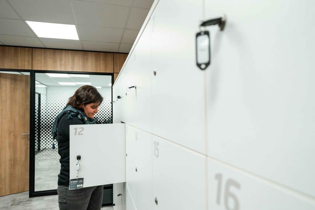 furnitur kelengkapan kantor