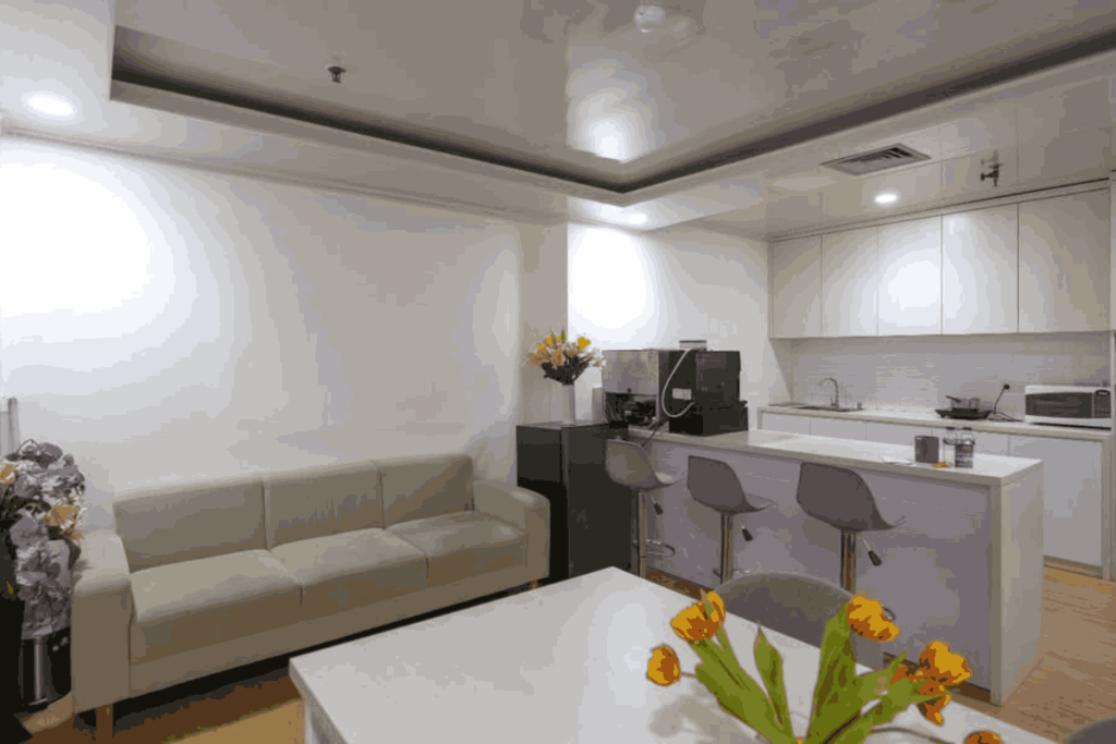 Pantry scandinavian yang terang dan tenang